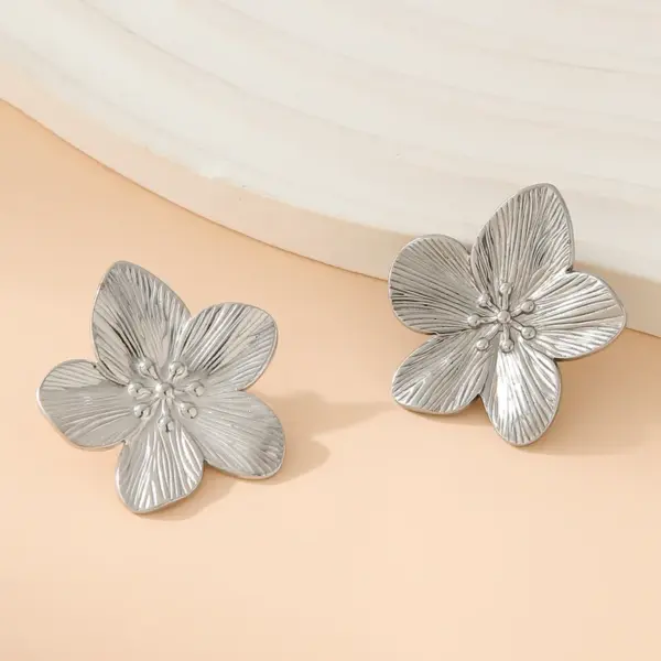 1 Pair Vintage Style Lady Artistic Flower 304 Stainless Steel 18K Gold Plated Ear Studs