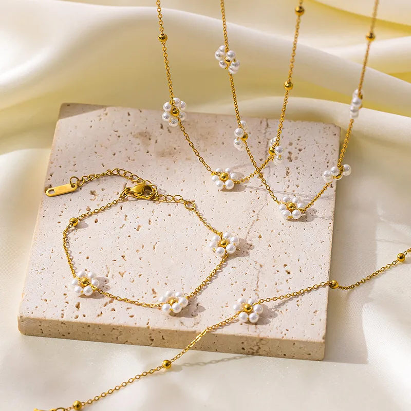 Wholesale PVD Coated Real Gold Plated 18K Gold Flower 304 Stainless Steel Elegant Simple Style Waterproof Non Tarnish Bracelets Necklace
