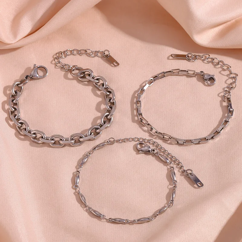 Wholesale 304 Stainless Steel Oval PVD Coated 18K Real Gold Plated Simple Style Classic Style Waterproof Non Tarnish Sier Bracelets