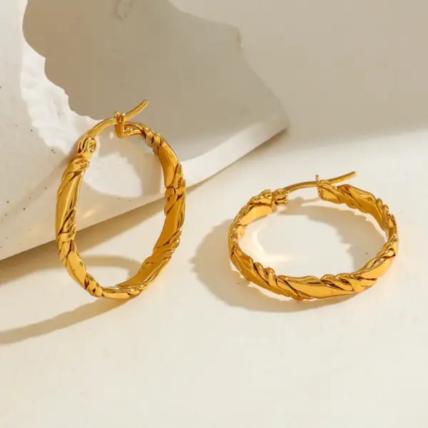 Wholesale Round Braided Vacuum Electroplating (In-Furnace) 18K Real Gold Plated 304 Stainless Steel No Inlay Material Hoop Earrings For Women