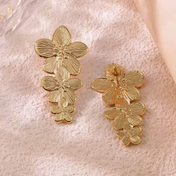 1 Pair Sweet Simple Style Classic Style Flower 304 Stainless Steel Imitation Gold Electroplating Ear Studs