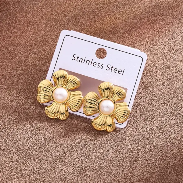 PVD Coated Real Gold Plated 18K Gold Little Daisy Flower Bow Knot 304 Stainless Steel Casual Vintage Style Vacation Waterproof Non Tarnish Earrings