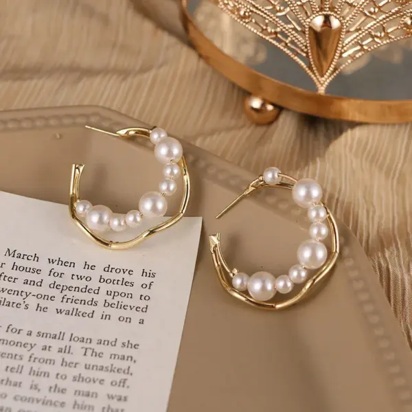 Wholesale Unisex Fashion Geometric Alloy Artificial Gemstones Earrings Pearl Plating Metal Hoop Earrings