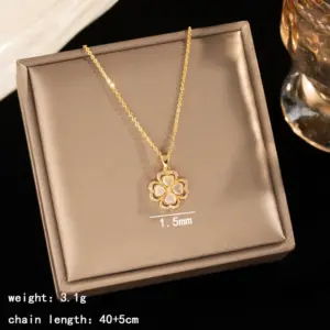 Golden Heart-Shaped Cat's Eye Stone Four-Leaf Clover Necklace