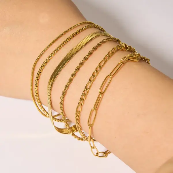 Wholesale 304 Stainless Steel Solid Color PVD Coated Real Gold Plated 18K Gold IG Style Modern Style Waterproof Non Tarnish Cuban Link Chain Curb Chain Figaro Chain Lobster Trigger Clasp Closure Gold Bracelets