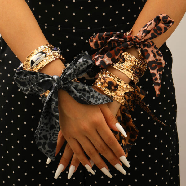Wholesale Spicy Leopard Print Ribbon Alloy Bracelet for Women