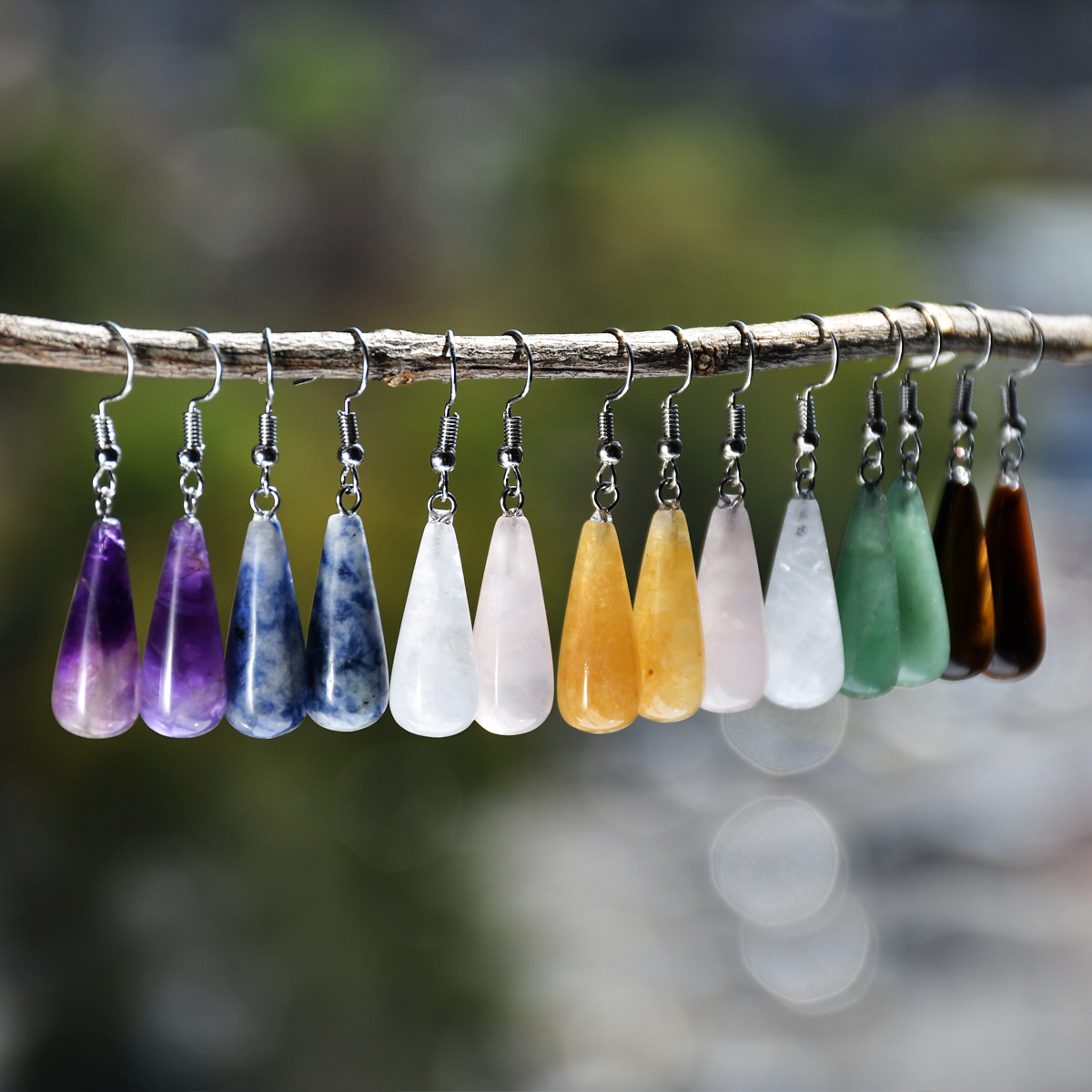 Wholesale New Chinese Water ops Natural Stone Pendant Earrings Ladies Temperament Green Dongling Earrings Advanced Sense Earrings Jewelry