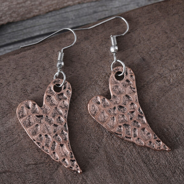 Wholesale Heart-shaped textured retro earrings