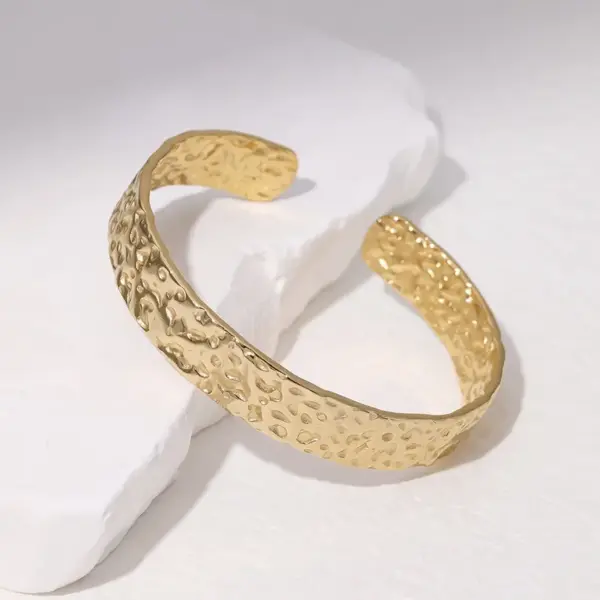 Wholesale PVD Coated Real Gold Plated 18K Gold Irregular Solid Color 304 Stainless Steel IG Style Modern Style Simple Style Waterproof Non Tarnish Bangle