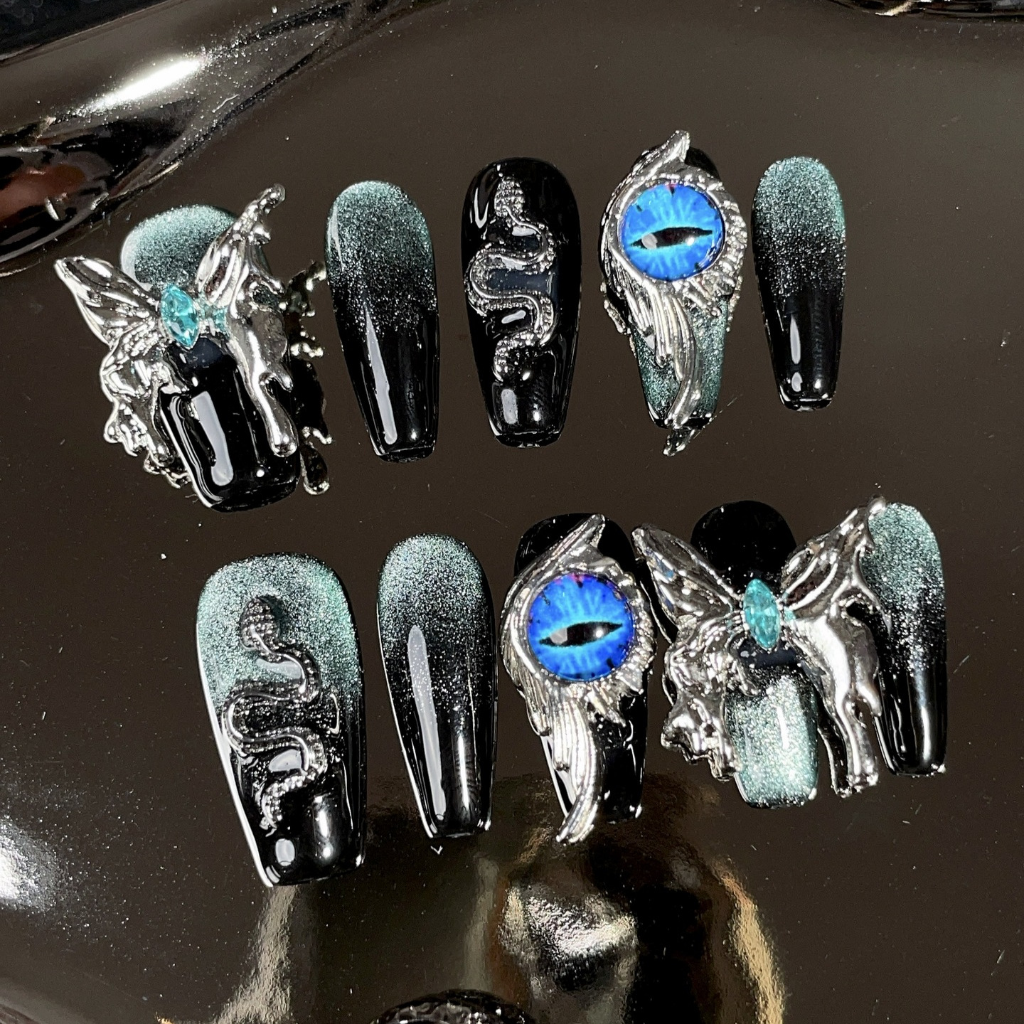 Wholesale Europe and the United States heavy industry pure hand-worn armor boutique nail patch finished wholesale metal butterfly false nails removabl