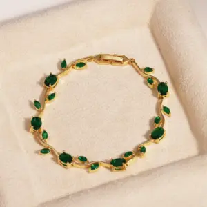 Green Zirconia. / Gold