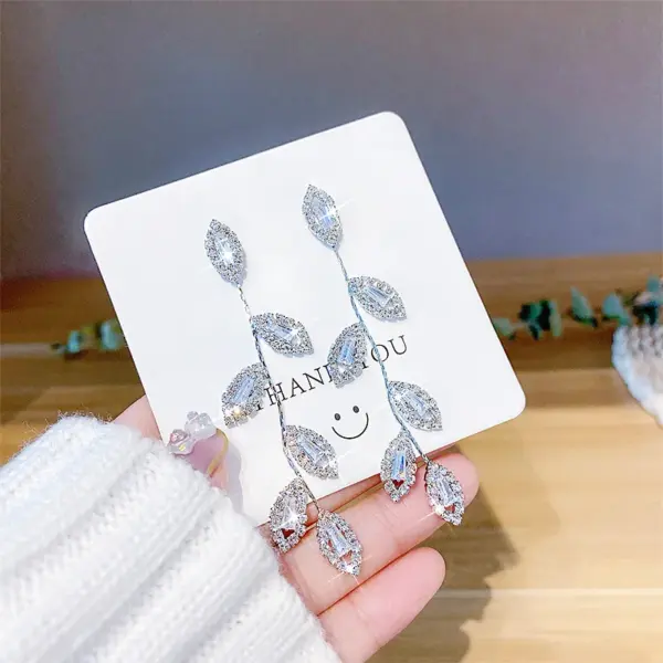 Wholesale Fashion Leaves Copper Plating Inlay Zircon Drop Earrings 1 Pair