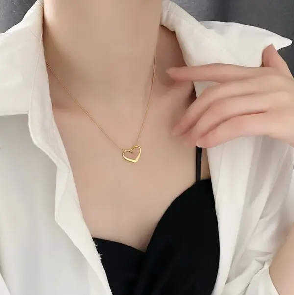 Wholesale 304 Stainless Steel Heart Shape PVD Coated 18K Real Gold Plated Fashion Waterproof Non Tarnish Inlaid Gold Gold Pendant Necklace