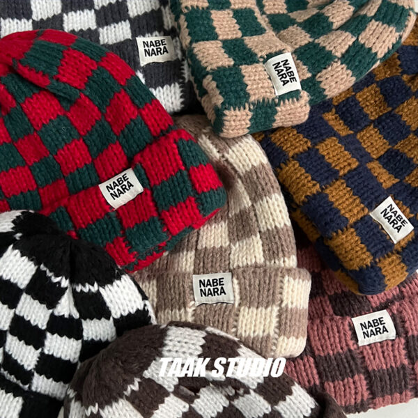Wholesale Checkered knit hat for women