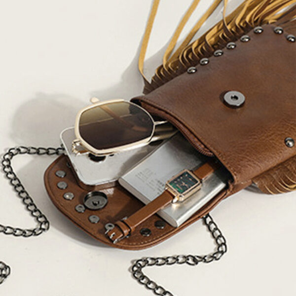 Wholesale Spot Tassel Bag New Casual Retro Tassel Rivet Personalized Mobile Phone Bag Shoulder Crossbody Chain Small Bag for Women