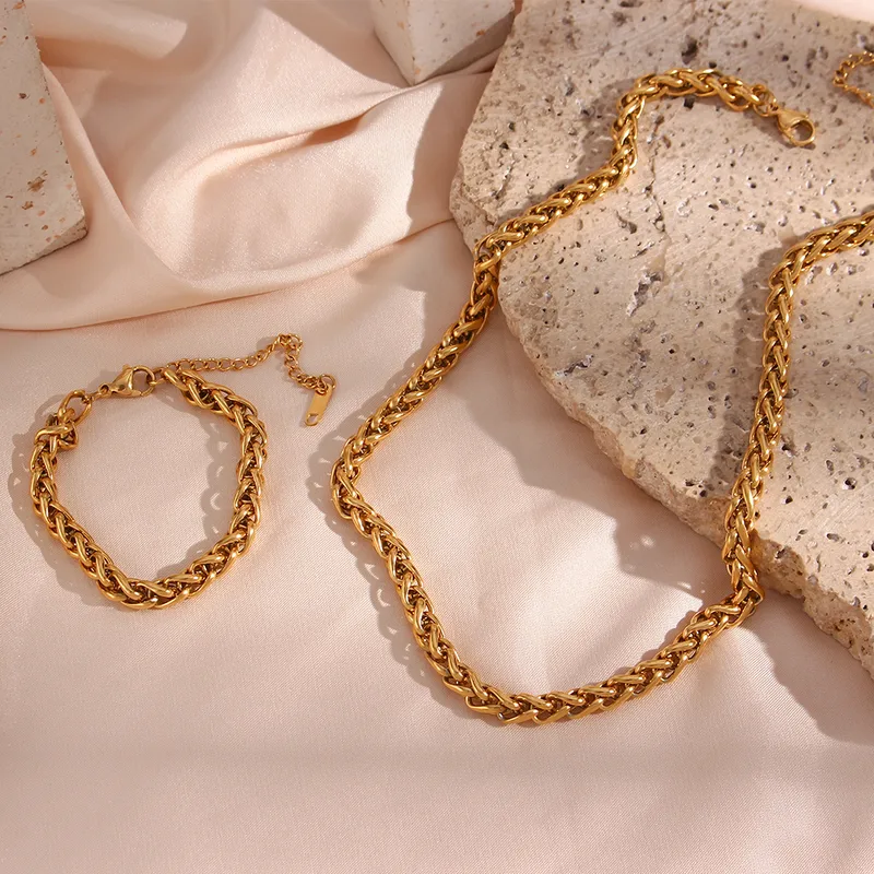 Wholesale PVD Coated Real Gold Plated 18K Gold Solid Color 304 Stainless Steel Vintage Style Simple Style Waterproof Non Tarnish 304 Stainless Steel B