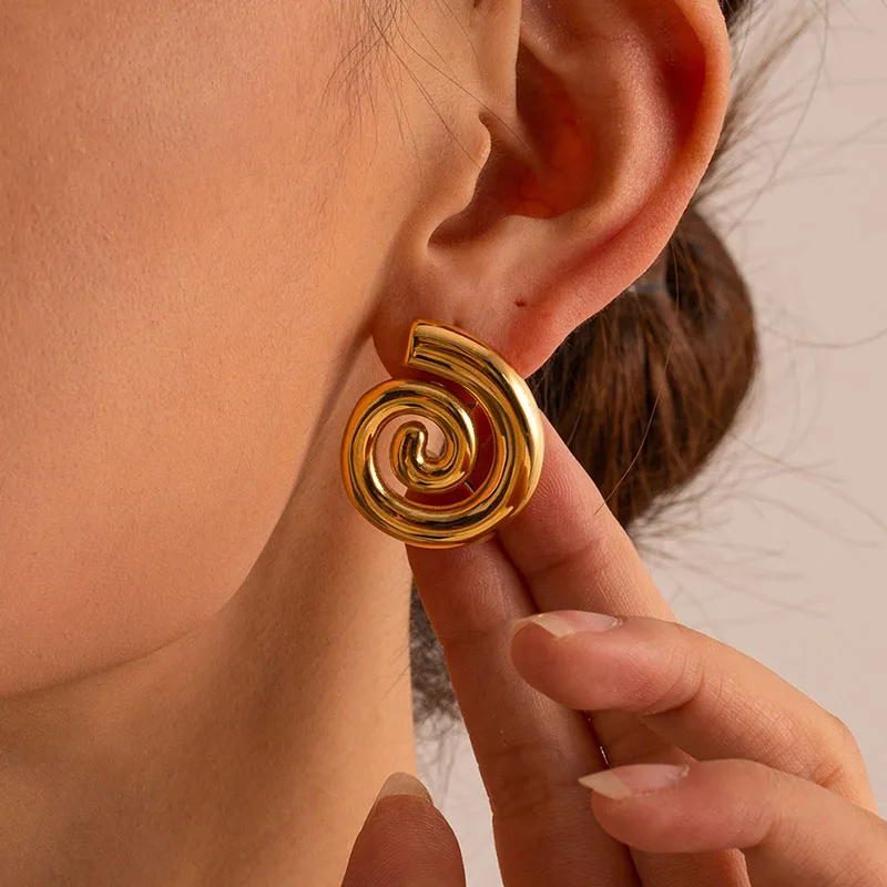 Wholesale 1 Pair Vintage Style Luxurious Solid Color Plating 304 Stainless Steel 18K Gold Plated Stainless Steel Earrings