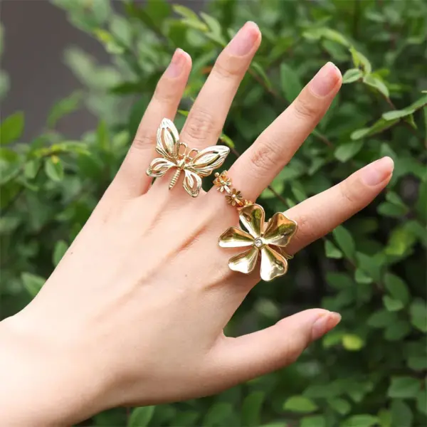Wholesale PVD Coated 18K Gold Plated Real Gold Plated Butterfly Daisy 304 Stainless Steel Vacation Waterproof Non Tarnish Open Rings