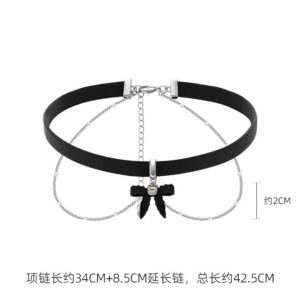 Black collar-nk324858