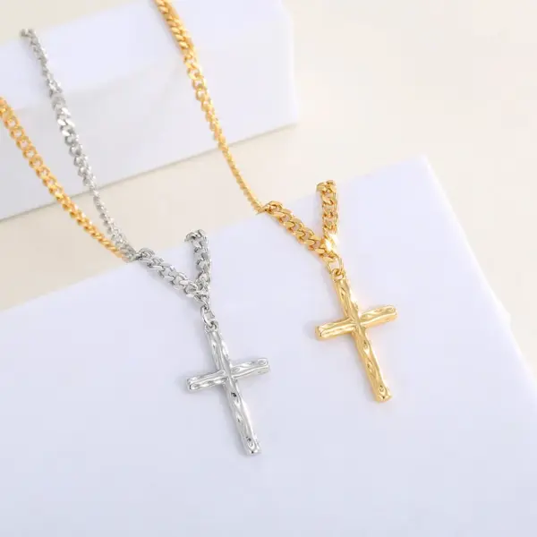 Wholesale Minimalist Elegant Necklace For Women, 18K Gold Plated Hammered Cross Pendant Necklace
