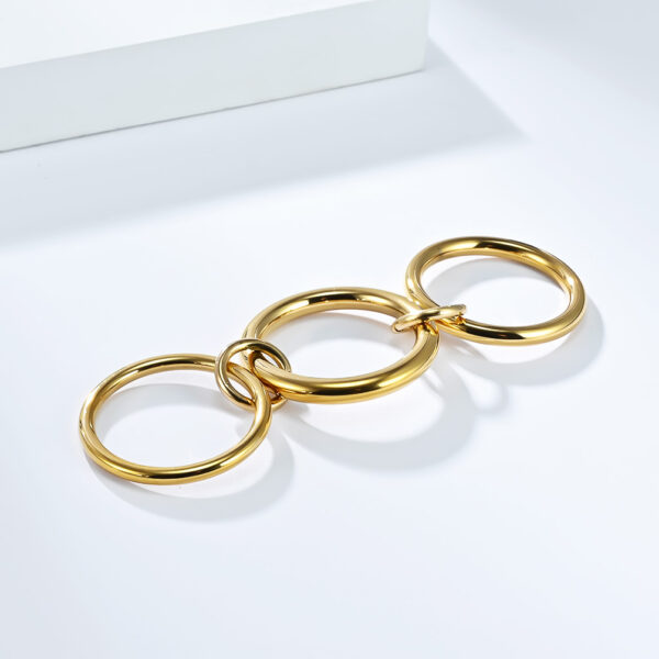 Wholesale Europe and the United States hot-selling three-layer stacking can be divided to wear multi-ring ring ring female niche personality high-end design hand jewelry