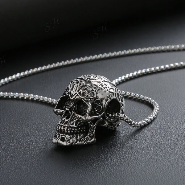Wholesale Retro Hip Hop Stainless Steel Skull Necklace Women Men's Domineering Skull Pendant Necklace Bohemian Style Jewelry