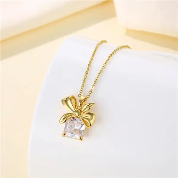Wholesale Water Plating Vacuum Plating Real Gold Plated 18K Gold Sector Star Flower 304 Stainless Steel Titanium Steel Korean Style Waterproof Non Tarnish 201 Stainless Steel Lobster Trigger Clasp Closure Pendant Necklace