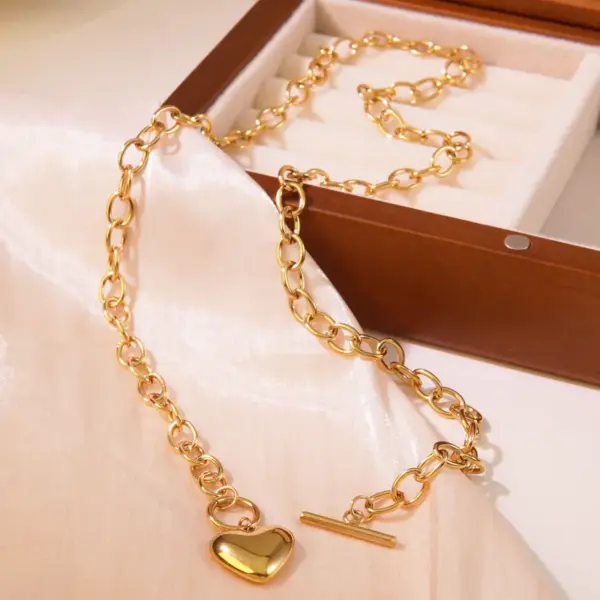 Ion Plating (IP) 18K Gold Plated Heart Shape 304 Stainless Steel Elegant Sexy Simple Style Waterproof Non Tarnish Pendant Necklace