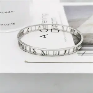 Silver Hollow-out Roman Style