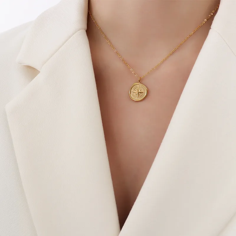 Wholesale PVD Coated Real Gold Plated 18K Gold Compass 304 Stainless Steel Fashion Waterproof Non Tarnish 304 Stainless Steel Pendant Necklace