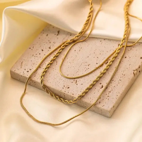 PVD Coated Real Gold Plated 18K Gold Solid Color 304 Stainless Steel Simple Style Commute Waterproof Non Tarnish 304 Stainless Steel Three Layer Necklace