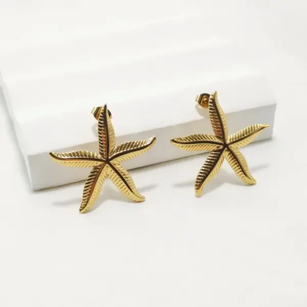 Wholesale 304 Stainless Steel Starfish Ion Plating (IP) Golden Plated Elegant Retro Waterproof Non Tarnish Gold Silver Ear Studs