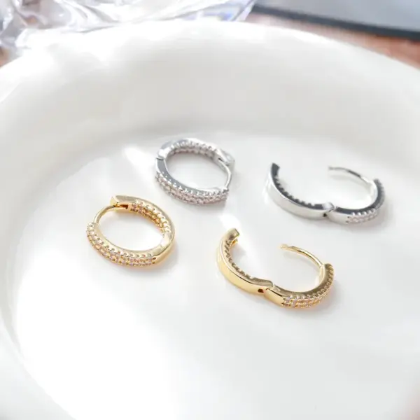 Wholesale S925 Silver Needle Europe And The United States High Sense Of Light Luxury Commuting Zircon Ear Buckle Female Full Of Drill Wind Jewelry Wholesale