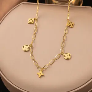 26【H1153】Four-leaf Flower Necklace / Gold