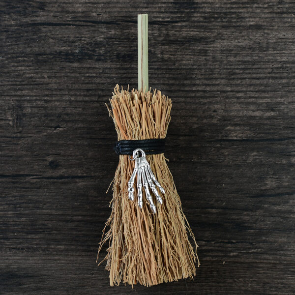 Wholesale mini broom pendant pendant