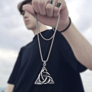 Geometric stainless steel chain