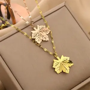 Wholesale Real Gold Plated Maple Leaf 304 Stainless Steel Retro Waterproof Non Tarnish Necklace
