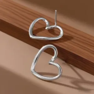 E0206-Twisted Heart-Shaped-Earrings-Steel Color