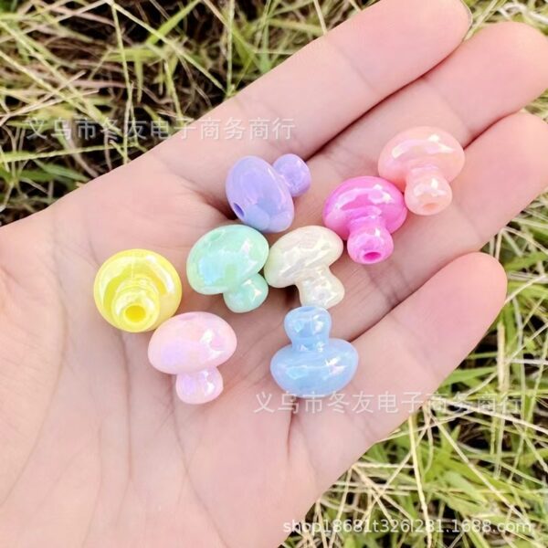 Wholesale Small mushroom acrylic macaron 3D vertical beaded string