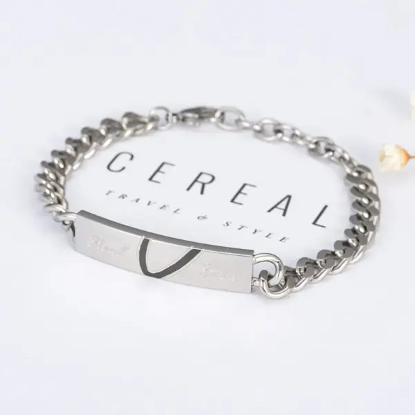 Wholesale Fashion Heart 201 Stainless Steel No Inlaid Bracelets In Bulk