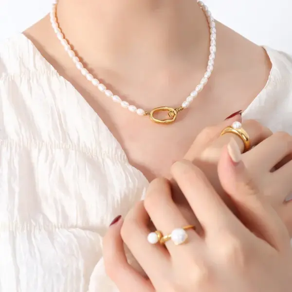 Wholesale 1 Piece 304 Stainless Steel Freshwater Pearl PVD Coated 18K Gold Plated Gold Oval Necklace