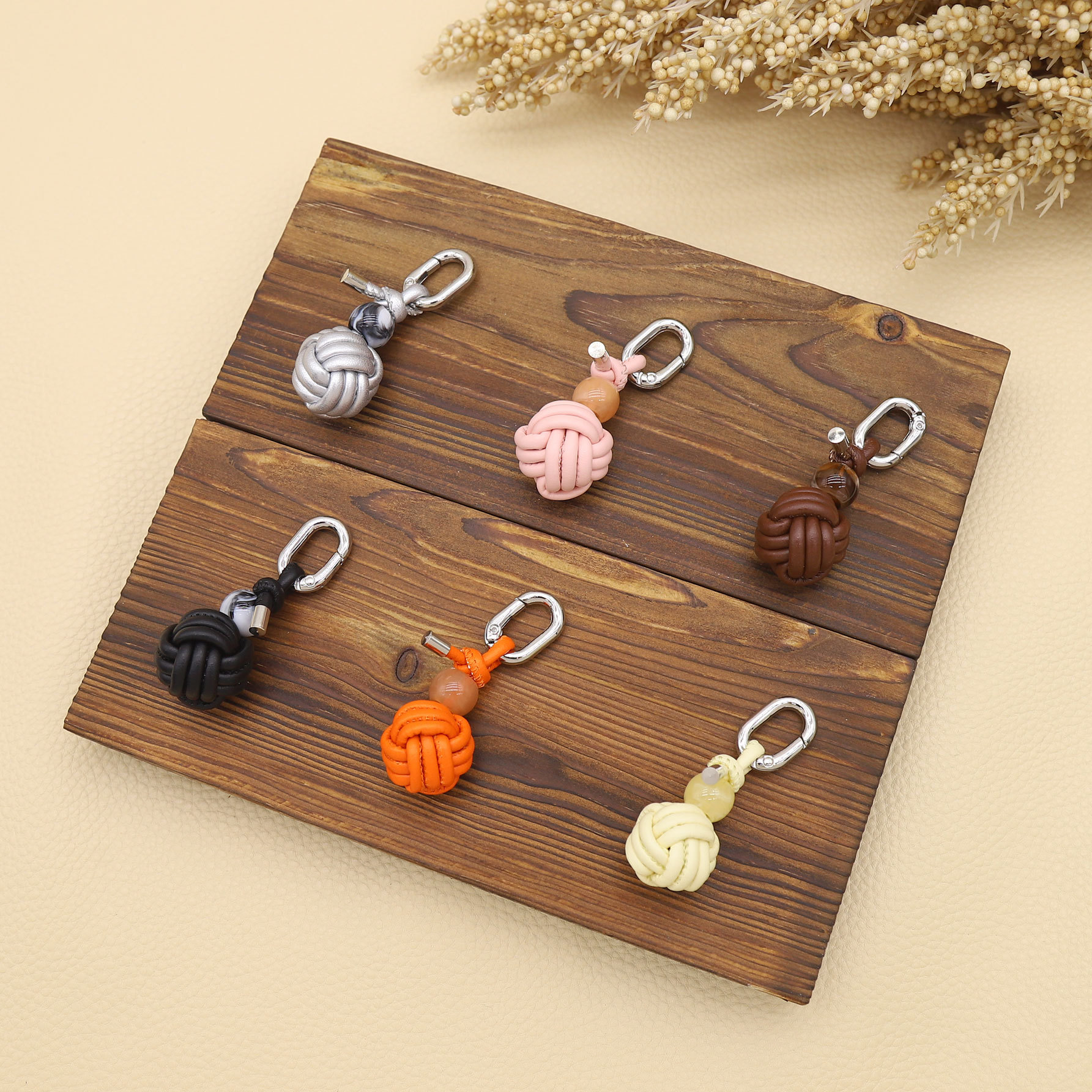 Wholesale Miu Fashion Pure Hand-woven PU Ball Keychain Pendant DIY Bag Hanging Shoes Hanging Buckle Shoes Aessories