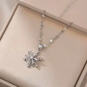 X0330 Snowflake Rotating Necklace