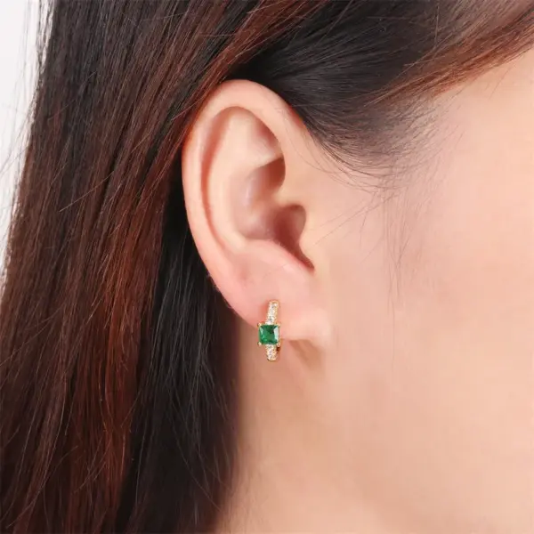 oly-bacba1cdaae61cdfe73d382a1134f0b0 Wholesale Fashion Geometric Diamond Copper Artificial Gemstones Earrings