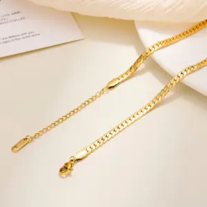 Curb Chain Bracelet / Gold