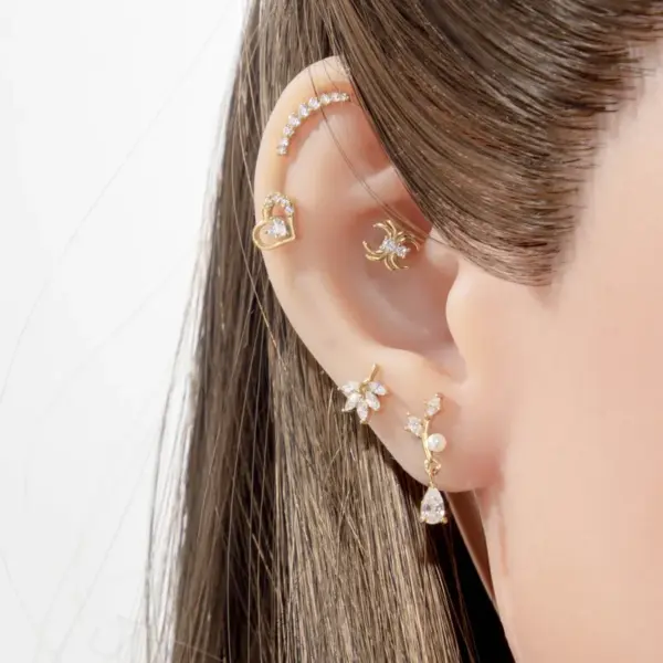 Wholesale Minimalist 316 Stainless Steel Internal Thread Micro Pave Zircon Fashion Spider Heart Lip Stud Ear Bone Stud Soft Cartilage Piercing Ear Jewelry