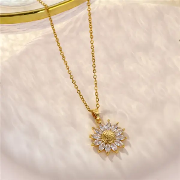 Wholesale 1 Piece Casual Sunflower Circle Stainless Steel Titanium Steel Polishing Plating Inlay Diamond Pendant Necklace