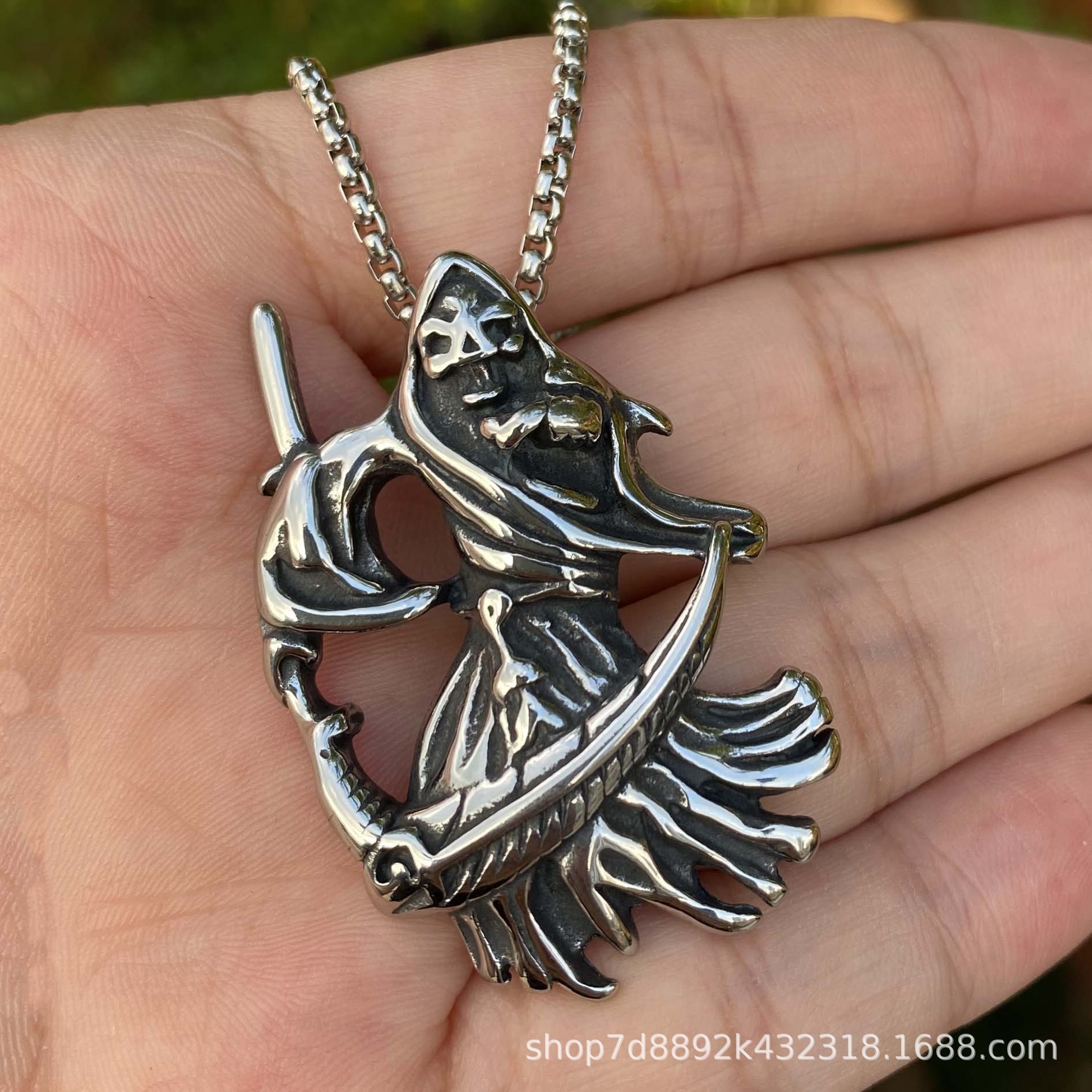 Wholesale Foreign trade fashion jewelry vintage necklace sweater chain death sickle skull stainless steel pendant necklace