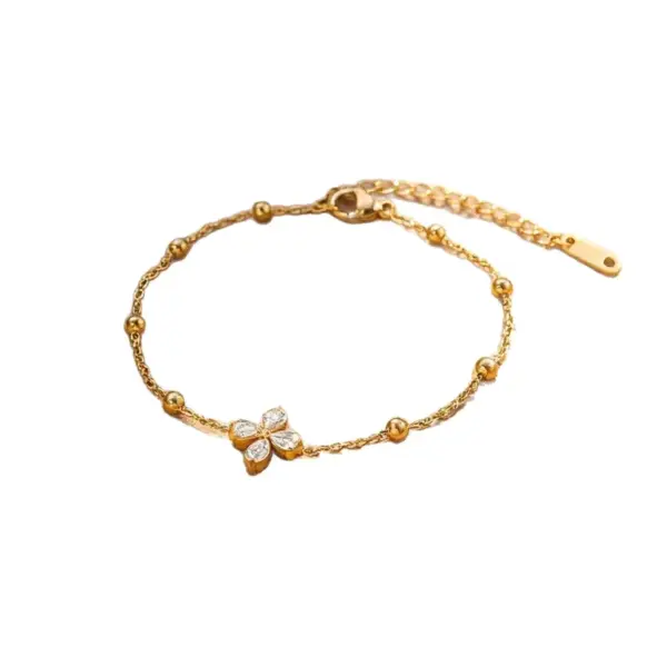 Wholesale Fashionable Titanium Steel Four-leaf Clover Zirconia Necklace Non-fading Titanium Steel Flower Bracelet For Women Luxury Style