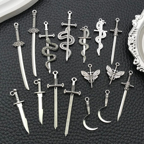 Wholesale sword western sword weapons pendant